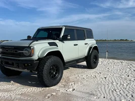 Raptor fenders can they be waxed ?