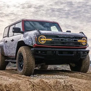 2022-Ford-Bronco Raptor-camo2.jpg