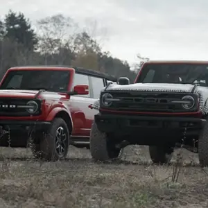 bronco-raptor-vs-bronco1.jpg