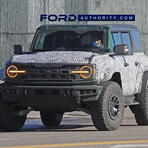 2022-Ford-Bronco-Raptor-Prototype-Spy-Shots-December-2021-Exterior-004-front-FORD-lettering-g...jpeg