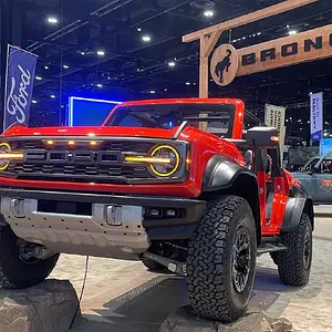 bronco-raptor-chicago-auto-show1.jpg