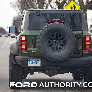 2022-Ford-Bronco-Raptor-Eruption-Green-Real-World-Photos-Exterior-008.jpg