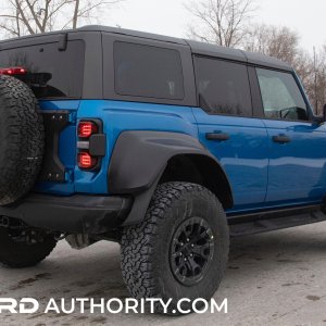 2022-Ford-Bronco-Raptor-Velocity-Blue-Metallic-Real-World-Photos-Exterior-005.jpg