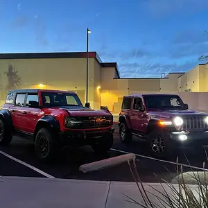 bronco-raptor-vs-jeep-wrangler2.jpg