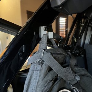 bronco-gear-hook-backpack-close.jpg