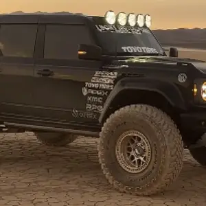 Raptor with 4.5 Fenders.jpg