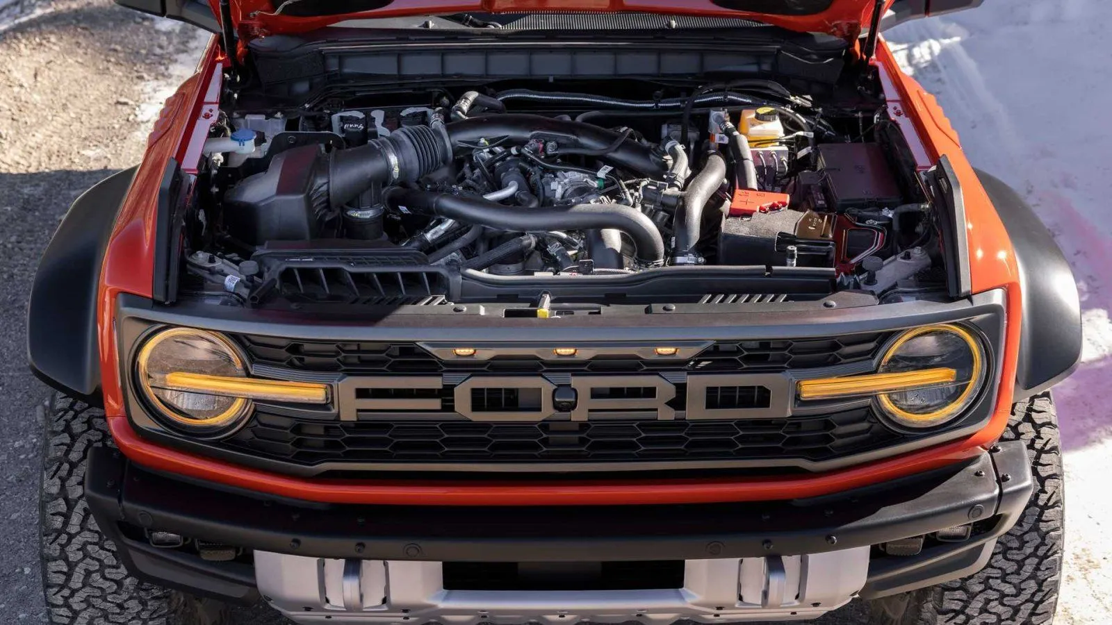 2022-ford-bronco-raptor-engine.jpg