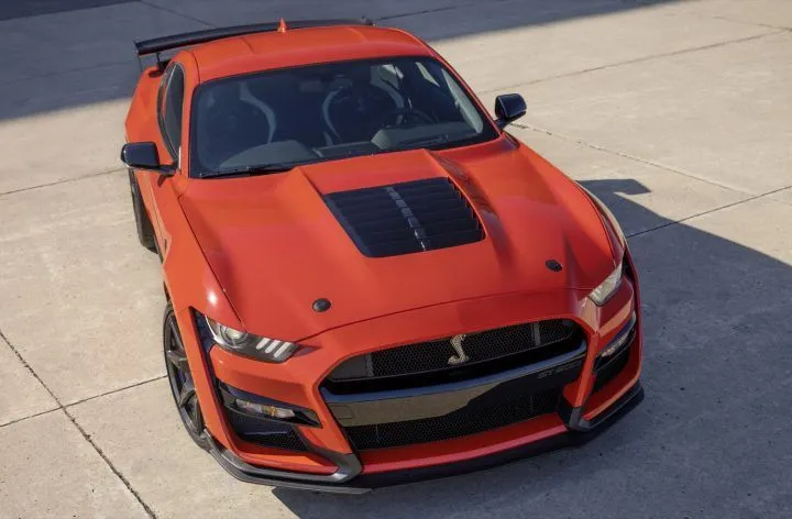 2022-Ford-Mustang-Shelby-GT500-Carbon-Fiber-Track-Pack-Code-Orange-exterior-005-high-front-th...jpeg