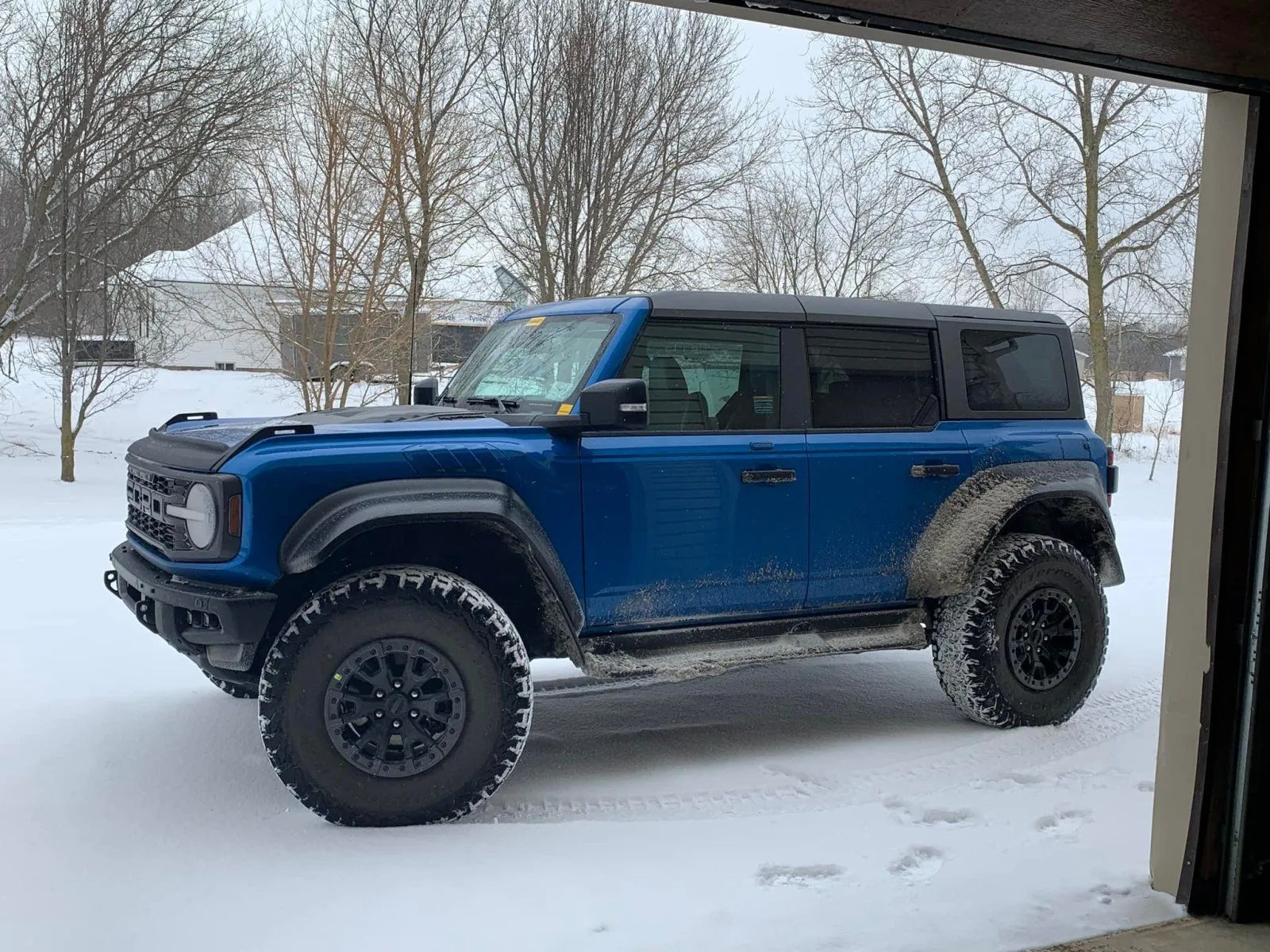 2022-VelocityBlue-Bronco-Raptor.jpg