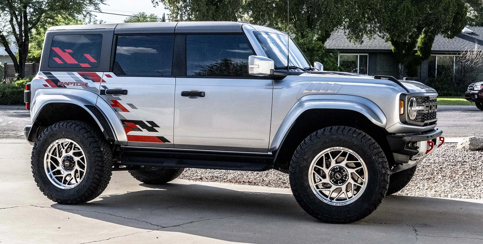 2025Jul17_DSF1585_New tires & wheels, LF_2000w.webp