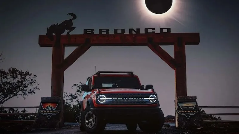 bronco-off-roadeo-solar-eclipse.jpg