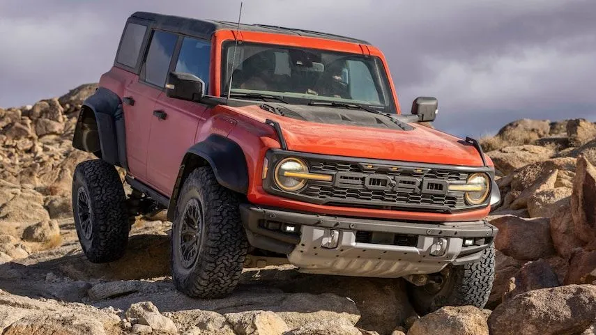 bronco-raptor-stock-hood.jpg