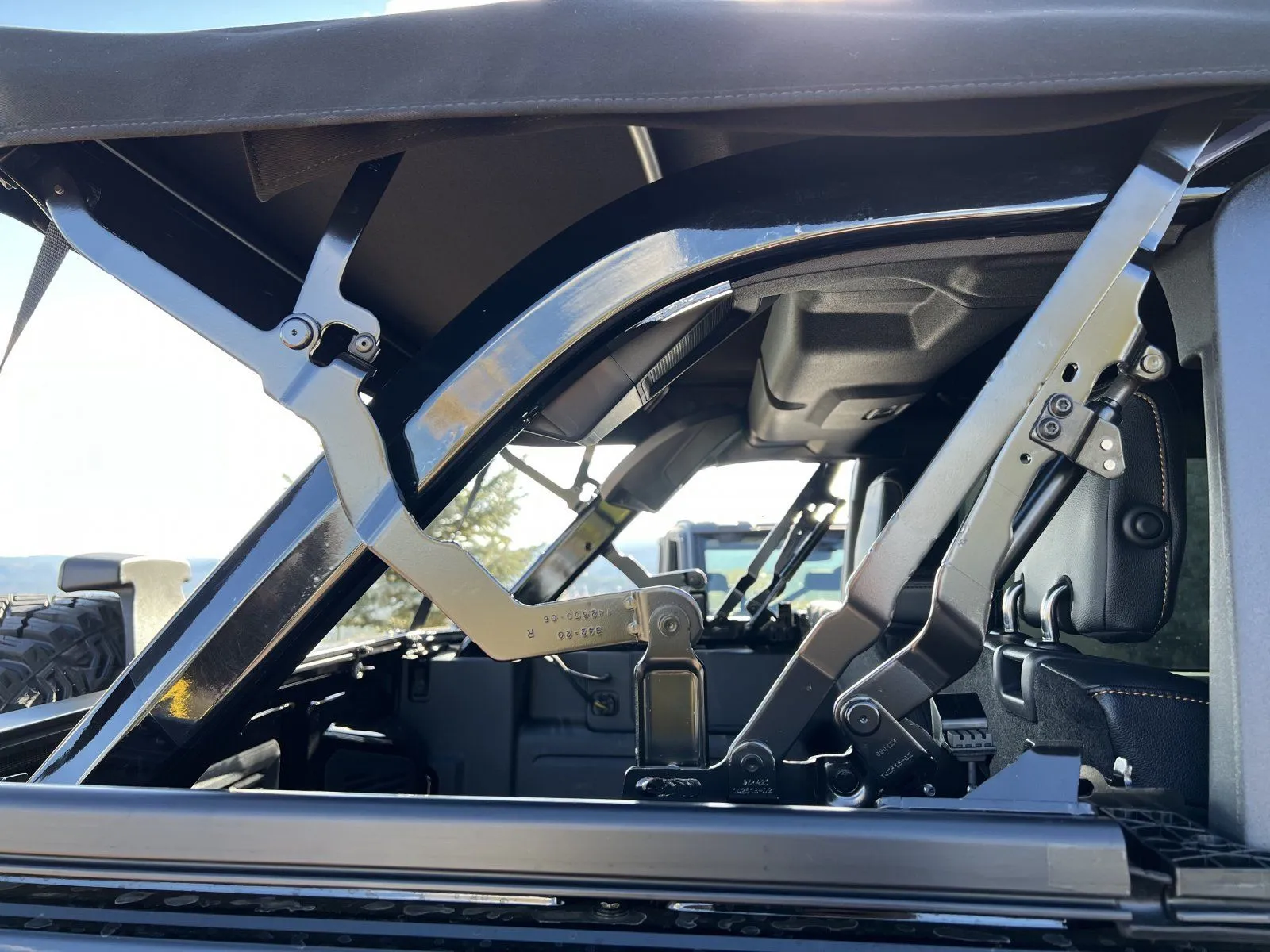 bronco-roll-bar-film.jpg