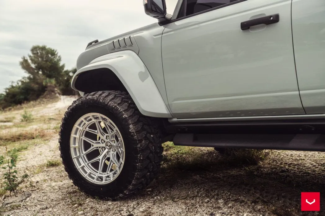 Ford-Bronco-Raptor-HFX-Series-HFX-1-©-Vossen-Wheels-2023-30-1-1047x698.jpg